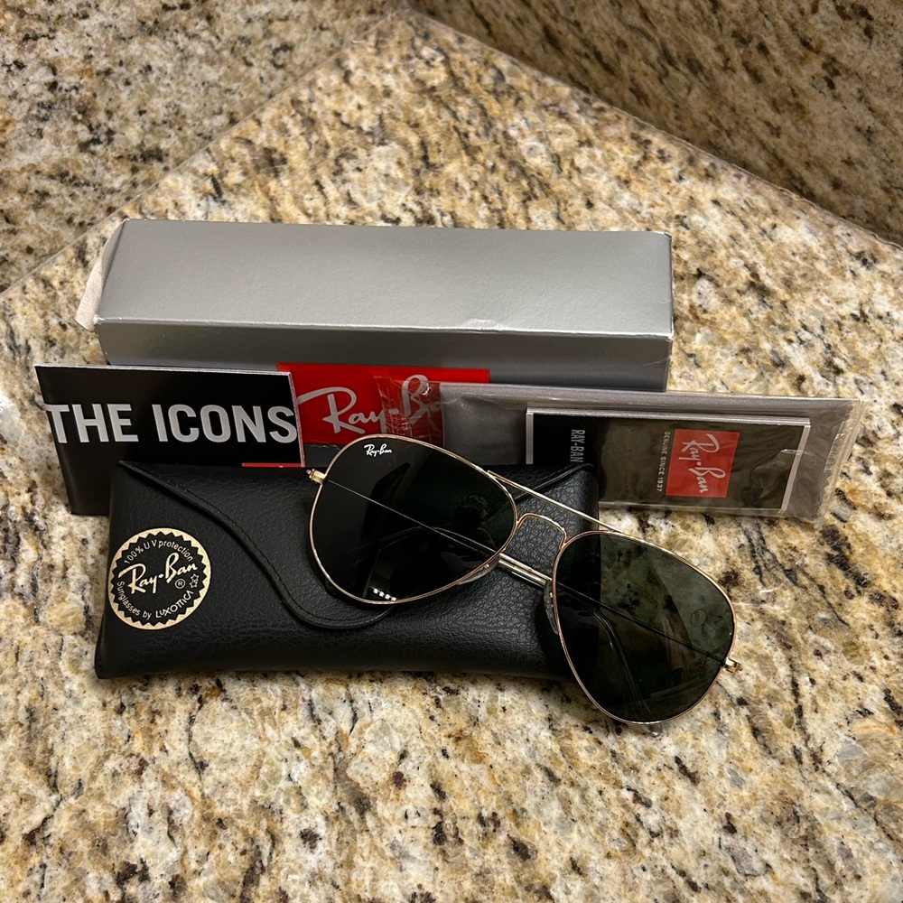 Ray-Ban RB 3025 Aviator Arista Gold w/ Gray Green (G-15) Lens 55-14-135
